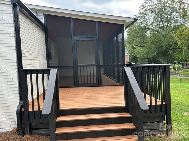 433 N Main Street, Mocksville, NC 27028