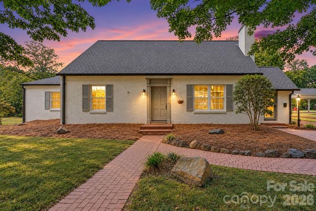 433 N Main Street, Mocksville, NC 27028