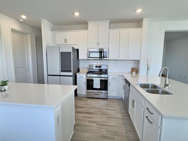 8525 SNOWFALL STREET, Sarasota, FL 34241