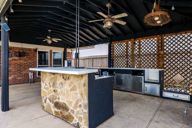 4302 Tree Line Drive, Pasadena, TX 77505