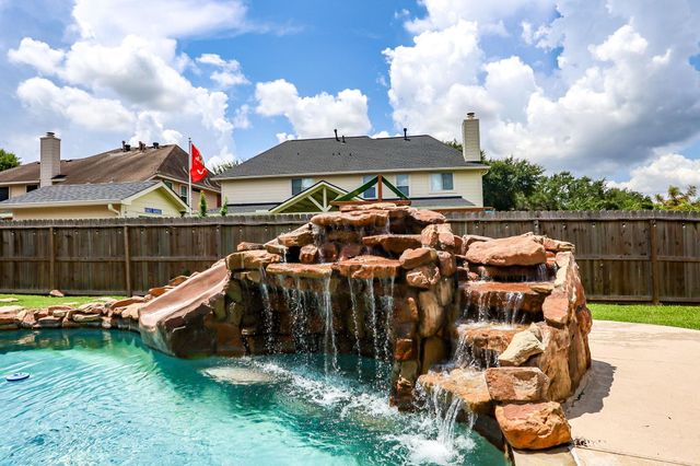4302 Tree Line Drive, Pasadena, TX 77505