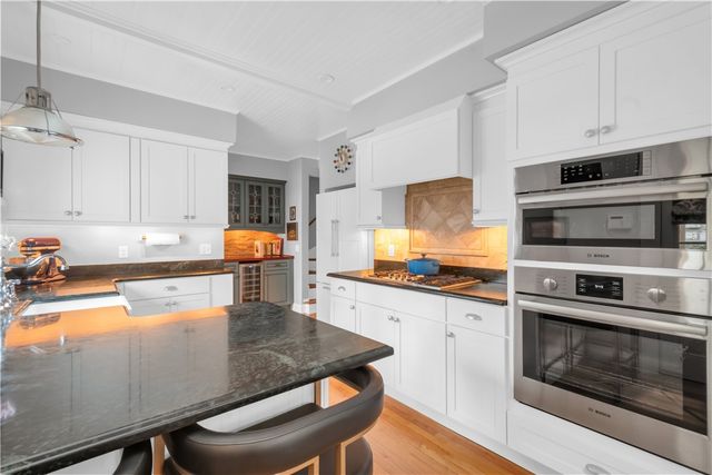 404 Lloyd Avenue 404, Providence, RI 02906