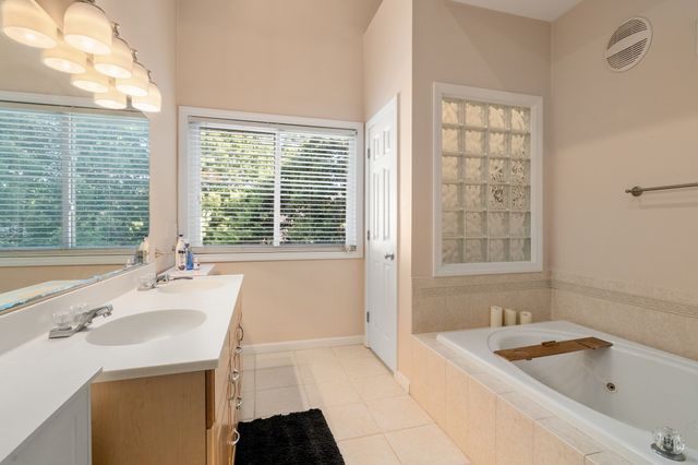2101 Old Bridge Ln 2101, Bellingham, MA 02019