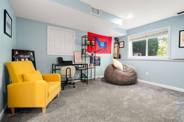 2101 Old Bridge Ln 2101, Bellingham, MA 02019