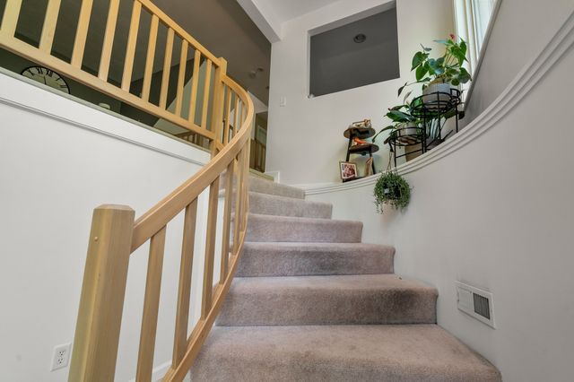 2101 Old Bridge Ln 2101, Bellingham, MA 02019