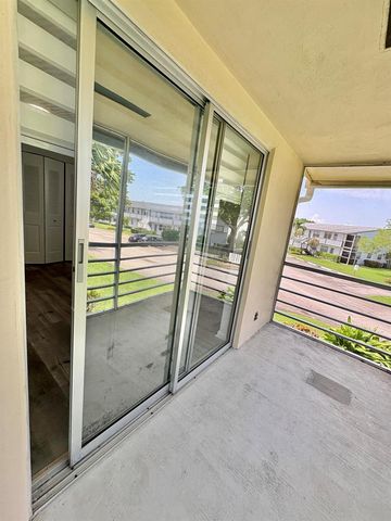 277 CHATHAM N, West Palm Beach, FL 33417