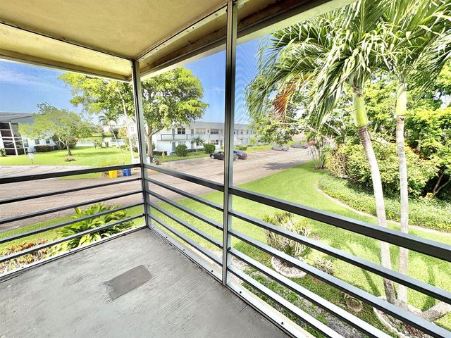 277 CHATHAM N, West Palm Beach, FL 33417