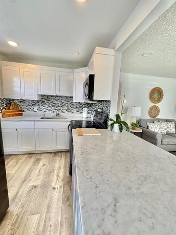 277 CHATHAM N, West Palm Beach, FL 33417
