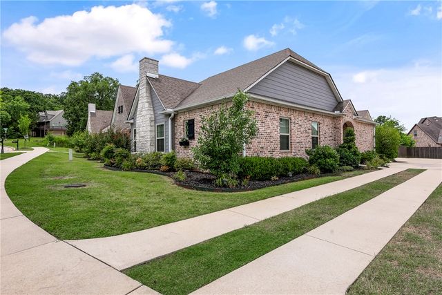 389 N Mountain Ranch Boulevard, Fayetteville, AR 72704