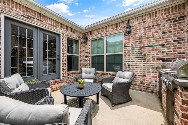 389 N Mountain Ranch Boulevard, Fayetteville, AR 72704