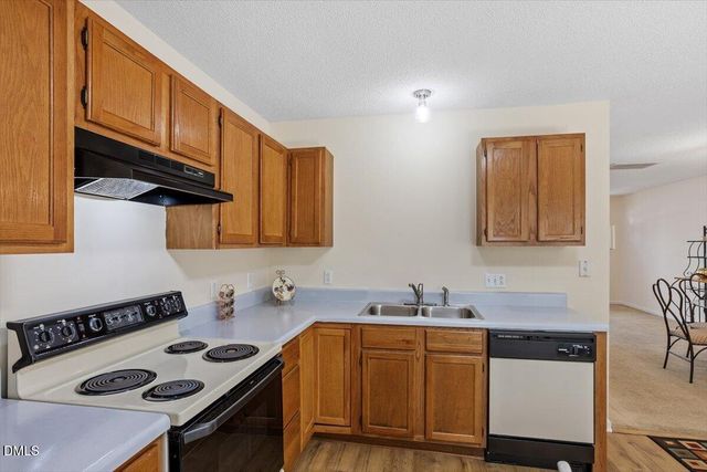 5503 Fieldcross Court, Raleigh, NC 27610