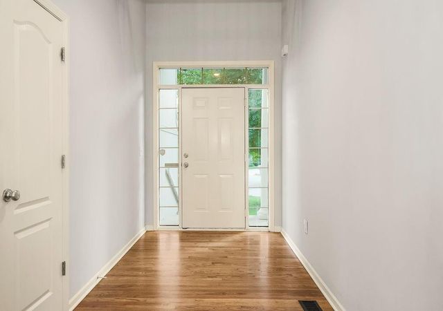 9105 N Kansas Court, Kansas City, MO 64156