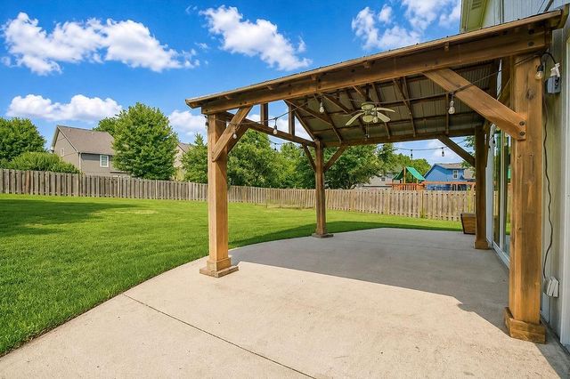 9105 N Kansas Court, Kansas City, MO 64156
