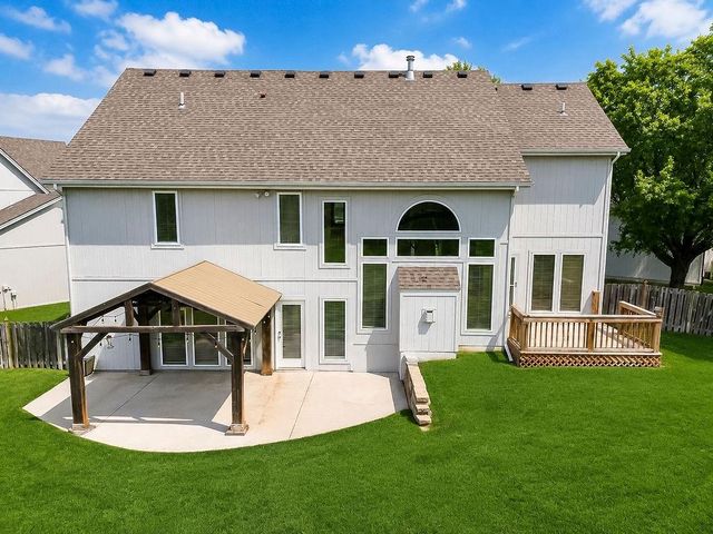9105 N Kansas Court, Kansas City, MO 64156