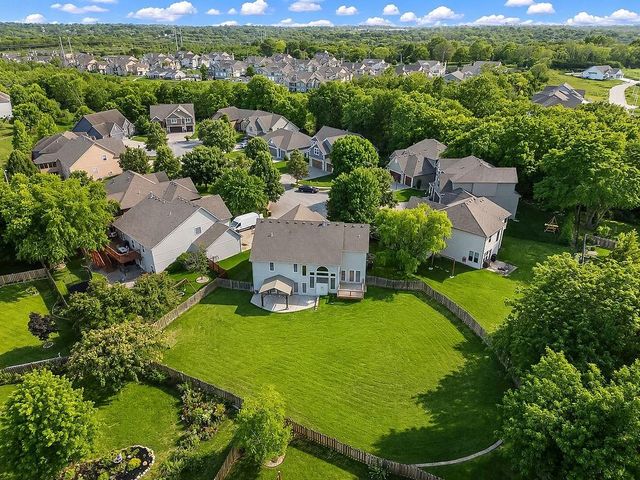 9105 N Kansas Court, Kansas City, MO 64156