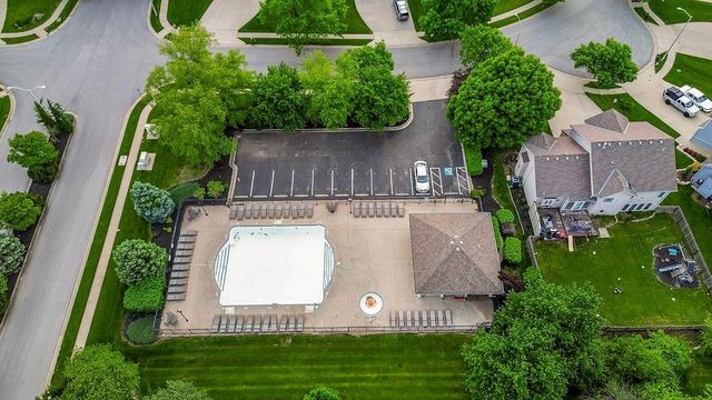 9105 N Kansas Court, Kansas City, MO 64156