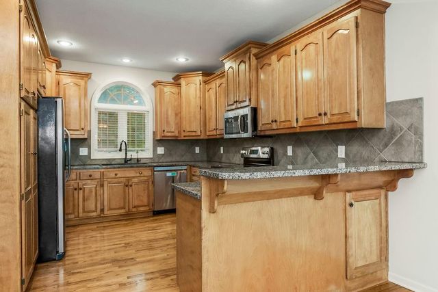 9105 N Kansas Court, Kansas City, MO 64156