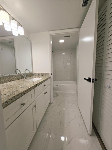 2881 N Oakland Forest Dr 310, Oakland Park, FL 33309