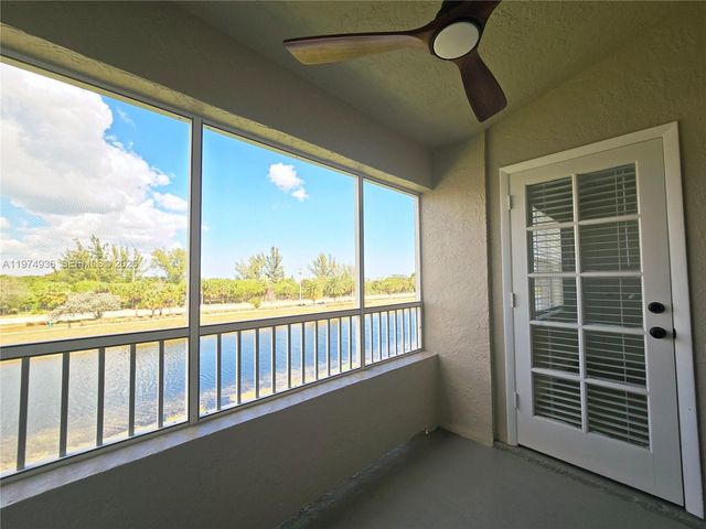 2881 N Oakland Forest Dr 310, Oakland Park, FL 33309