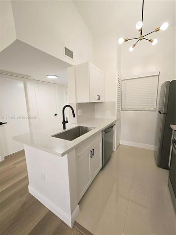 2881 N Oakland Forest Dr 310, Oakland Park, FL 33309