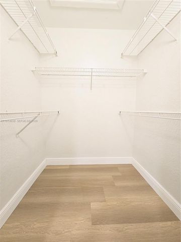 2881 N Oakland Forest Dr 310, Oakland Park, FL 33309