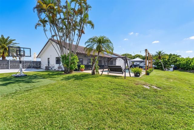 28451 SW 164th Ave, Homestead, FL 33033