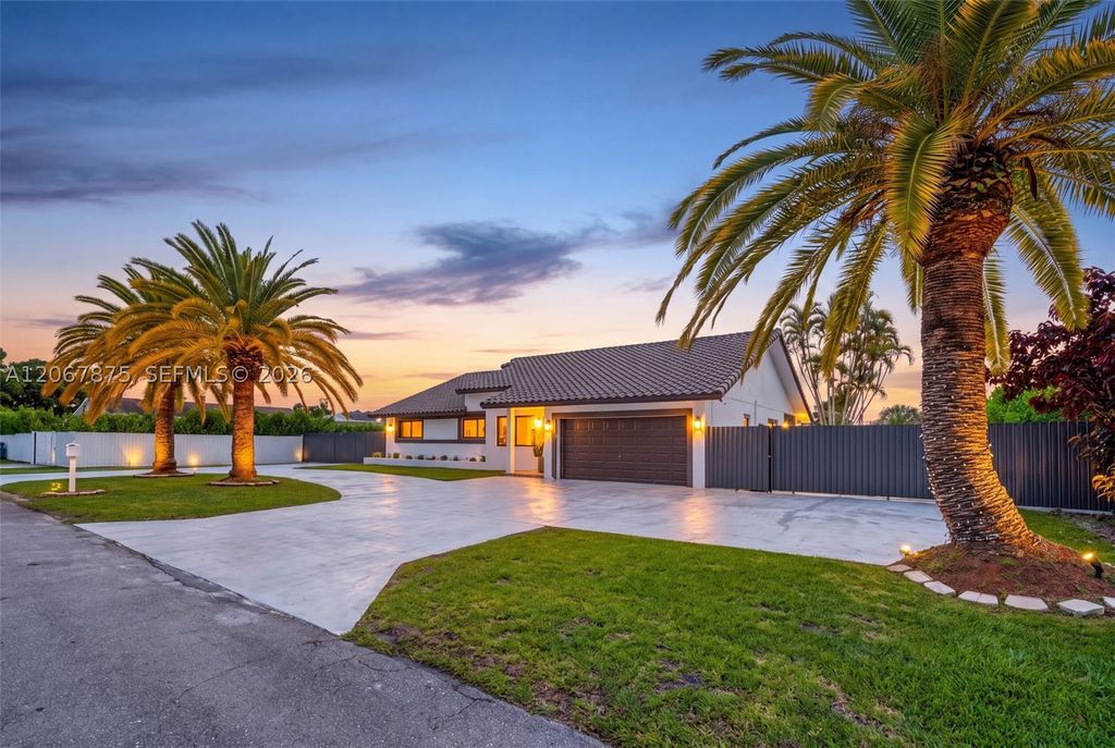 28451 SW 164th Ave, Homestead, FL 33033