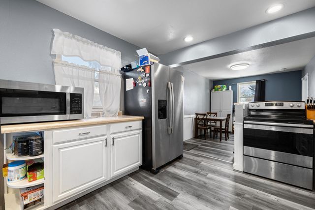 516 19TH ST NW, Minot, ND 58703