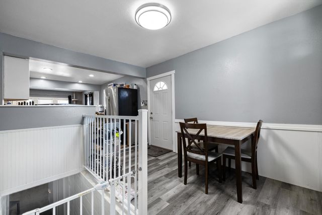 516 19TH ST NW, Minot, ND 58703