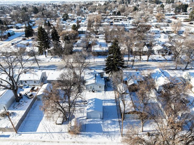 516 19TH ST NW, Minot, ND 58703