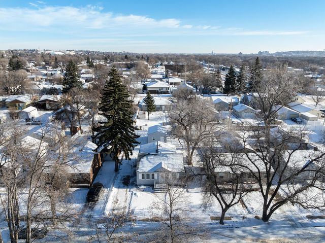 516 19TH ST NW, Minot, ND 58703