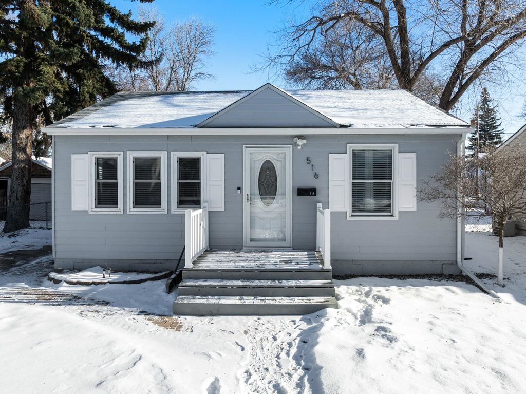 516 19TH ST NW, Minot, ND 58703