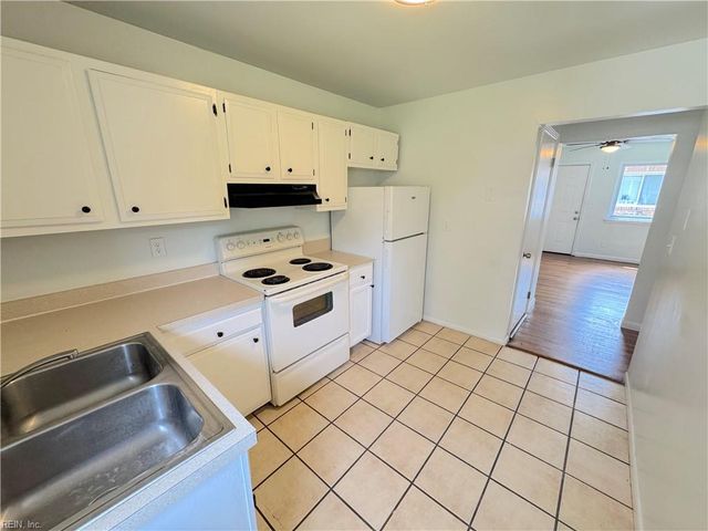 3872 Wake CIR A, Norfolk, VA 23518