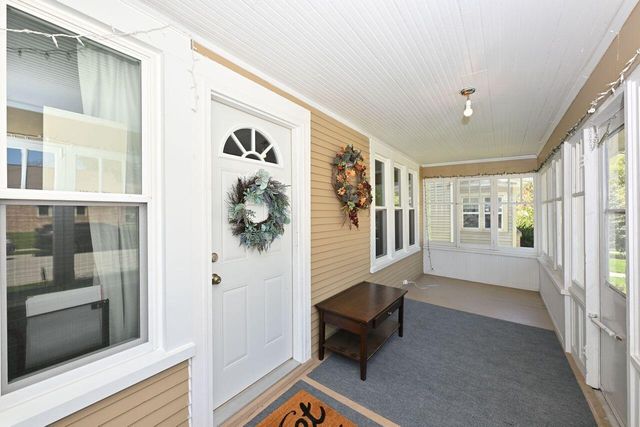 121 Washington AVENUE, Hartford, WI 53027