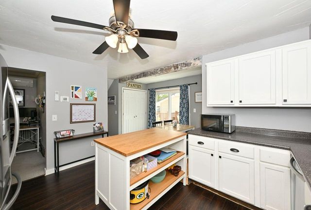 121 Washington AVENUE, Hartford, WI 53027