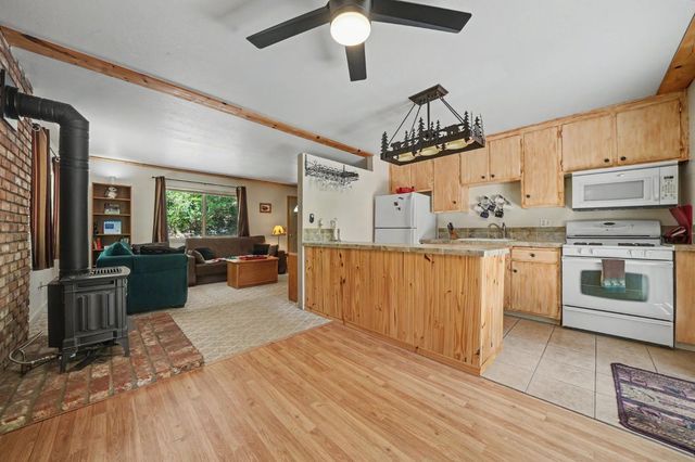 2693 Country Club Dr, Arnold, CA 95223