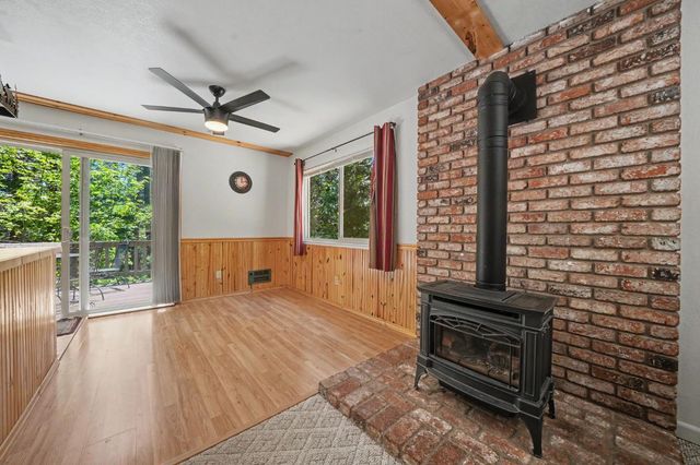 2693 Country Club Dr, Arnold, CA 95223