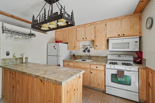 2693 Country Club Dr, Arnold, CA 95223