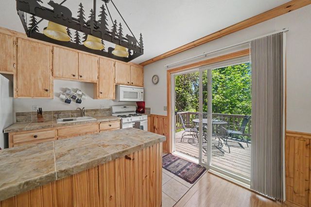 2693 Country Club Dr, Arnold, CA 95223