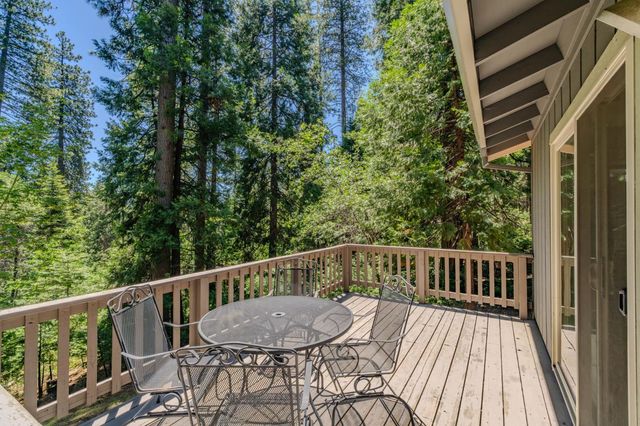 2693 Country Club Dr, Arnold, CA 95223