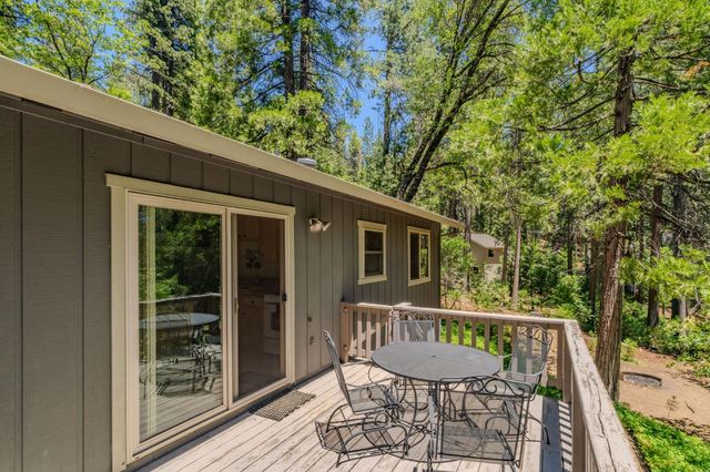 2693 Country Club Dr, Arnold, CA 95223