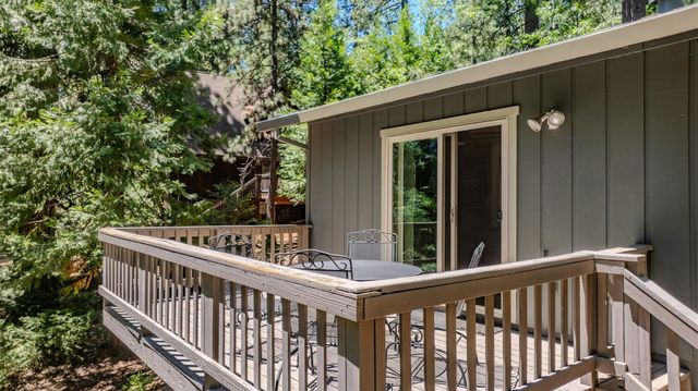 2693 Country Club Dr, Arnold, CA 95223