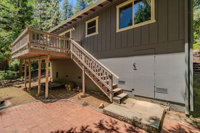 2693 Country Club Dr, Arnold, CA 95223