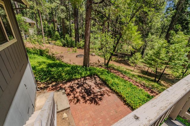 2693 Country Club Dr, Arnold, CA 95223
