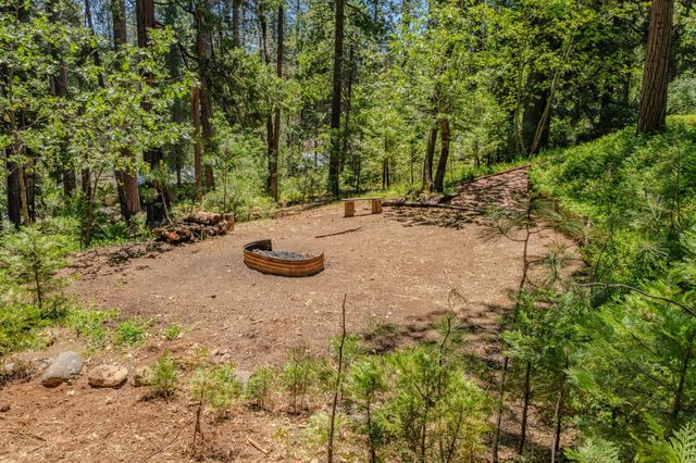2693 Country Club Dr, Arnold, CA 95223