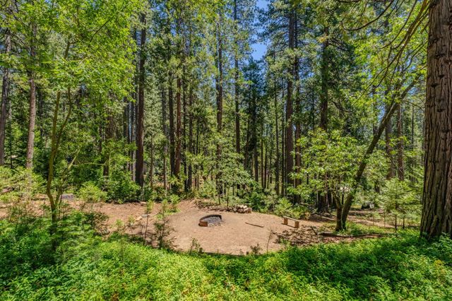 2693 Country Club Dr, Arnold, CA 95223