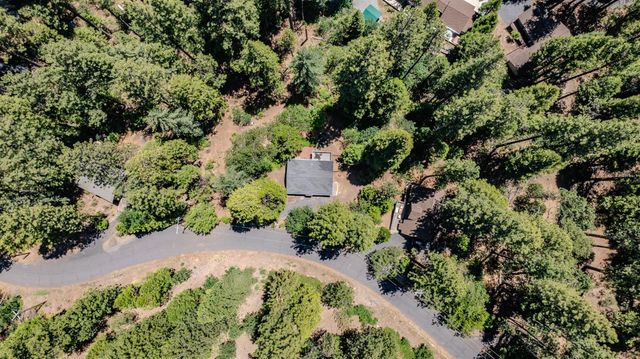 2693 Country Club Dr, Arnold, CA 95223