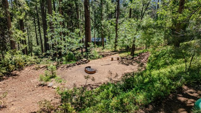 2693 Country Club Dr, Arnold, CA 95223