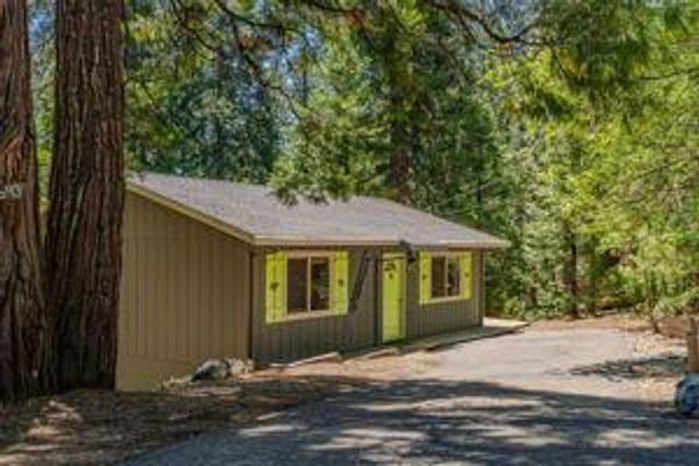 2693 Country Club Dr, Arnold, CA 95223