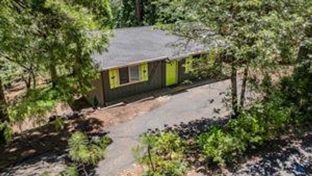 2693 Country Club Dr, Arnold, CA 95223
